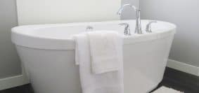 Entretenir sa baignoire : quelques produits ménagers à utiliser selon les besoins